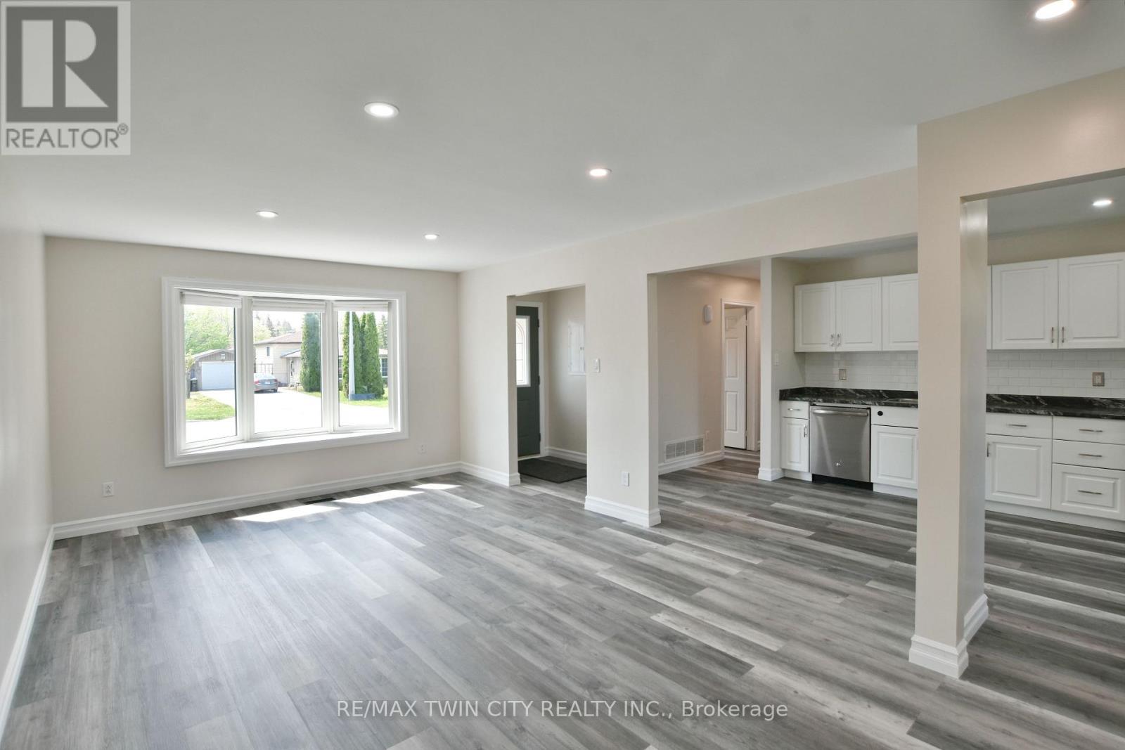 2 - 8 Rhonda Road, Collingwood, Ontario  L9Y 4G4 - Photo 8 - S13115858
