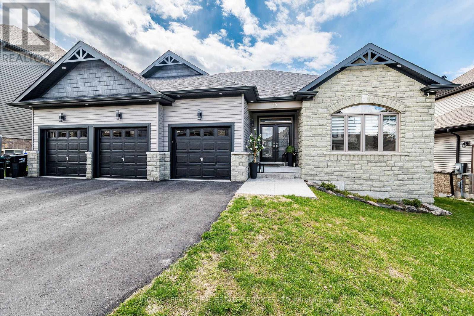 40 Landscape Drive, Oro-Medonte (Horseshoe Valley), Ontario  L0L 2L0 - Photo 1 - S13115882