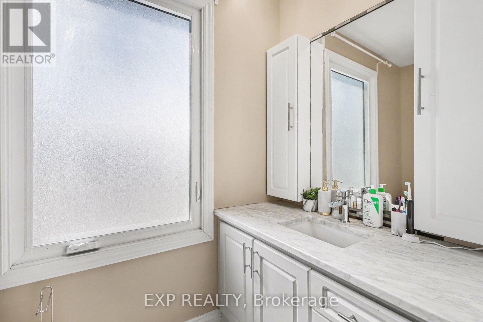 2332 Ogilvie Road, Ottawa, Ontario  K1J 7N6 - Photo 13 - X12942988