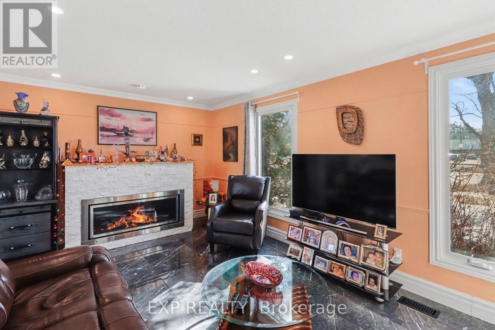 2332 Ogilvie Road, Ottawa, Ontario  K1J 7N6 - Photo 5 - X12942988