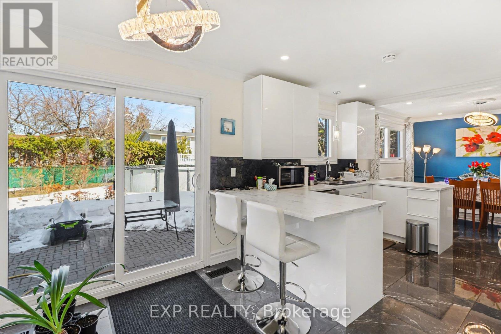 2332 Ogilvie Road, Ottawa, Ontario  K1J 7N6 - Photo 9 - X12942988
