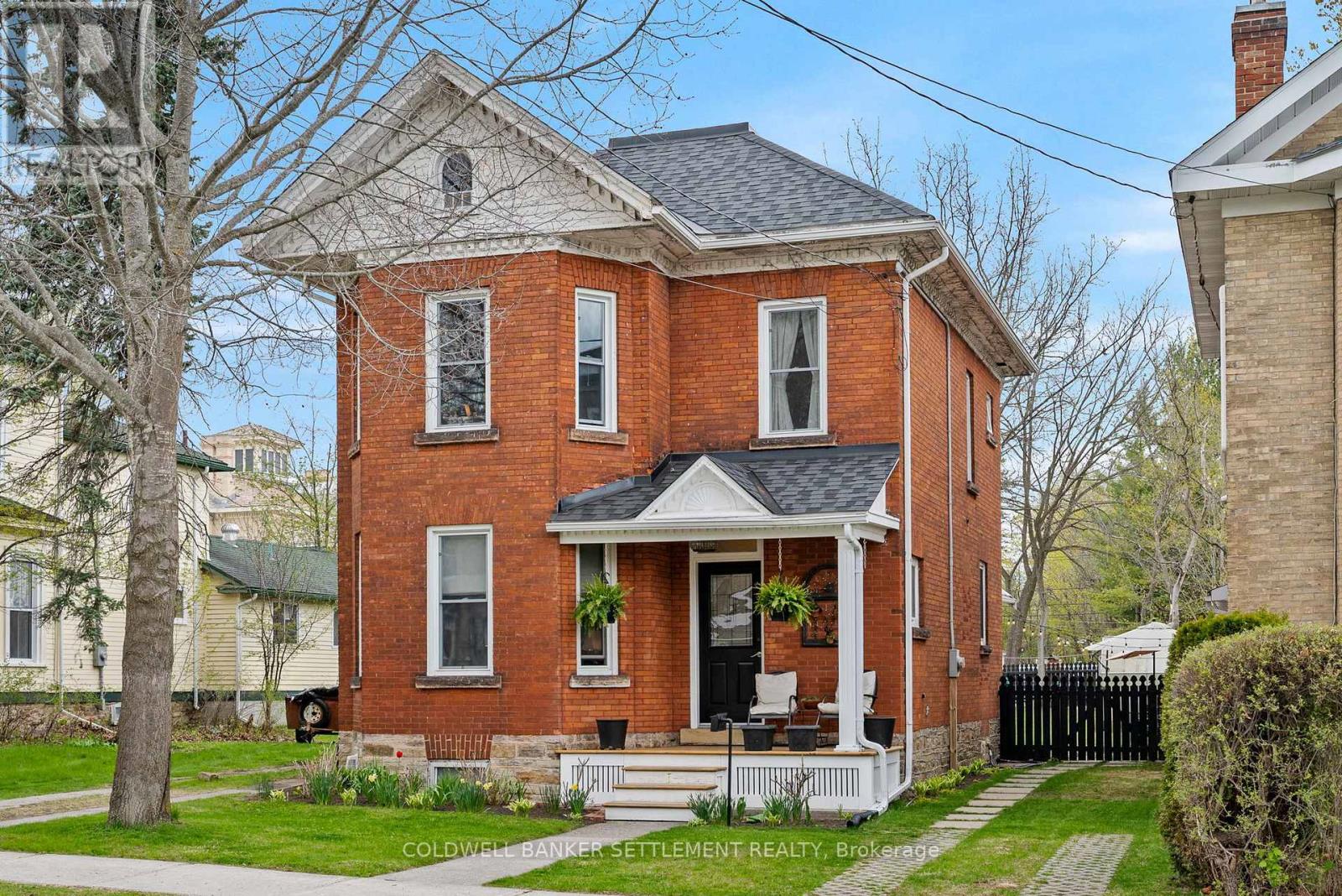 3 D'arcy Street, Perth, Ontario  K7H 2T7 - Photo 1 - X13115996