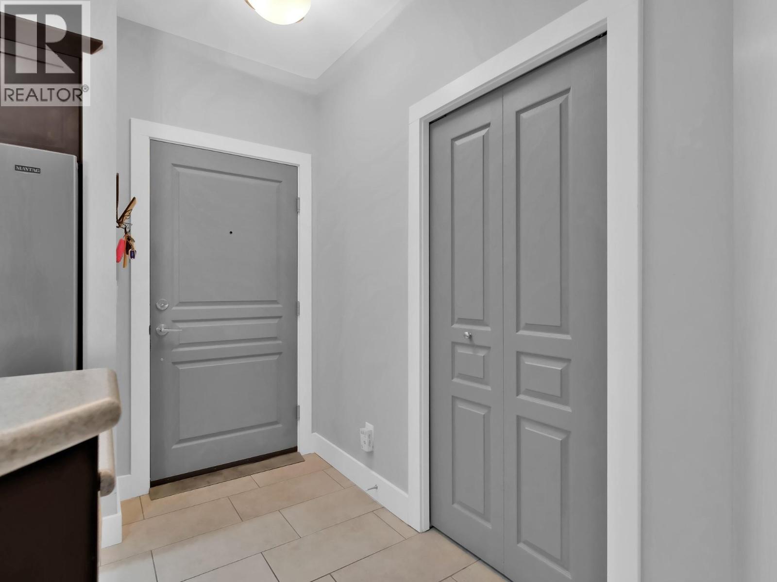 250 Waterford Avenue Unit# 311, Penticton, British Columbia  V2A 3T8 - Photo 2 - 10372779