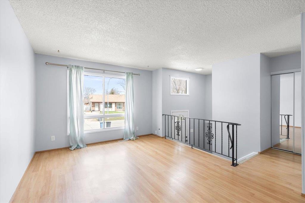 68 Lake Village Road, Winnipeg, Manitoba  R3T 4M8 - Photo 2 - 202610097