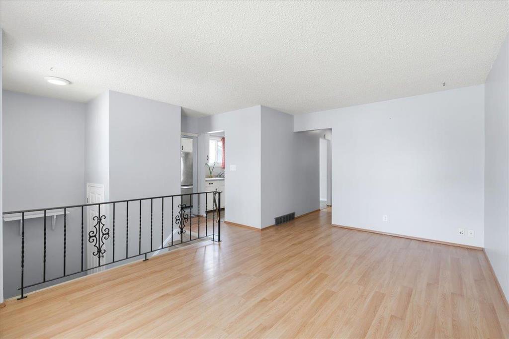 68 Lake Village Road, Winnipeg, Manitoba  R3T 4M8 - Photo 4 - 202610097
