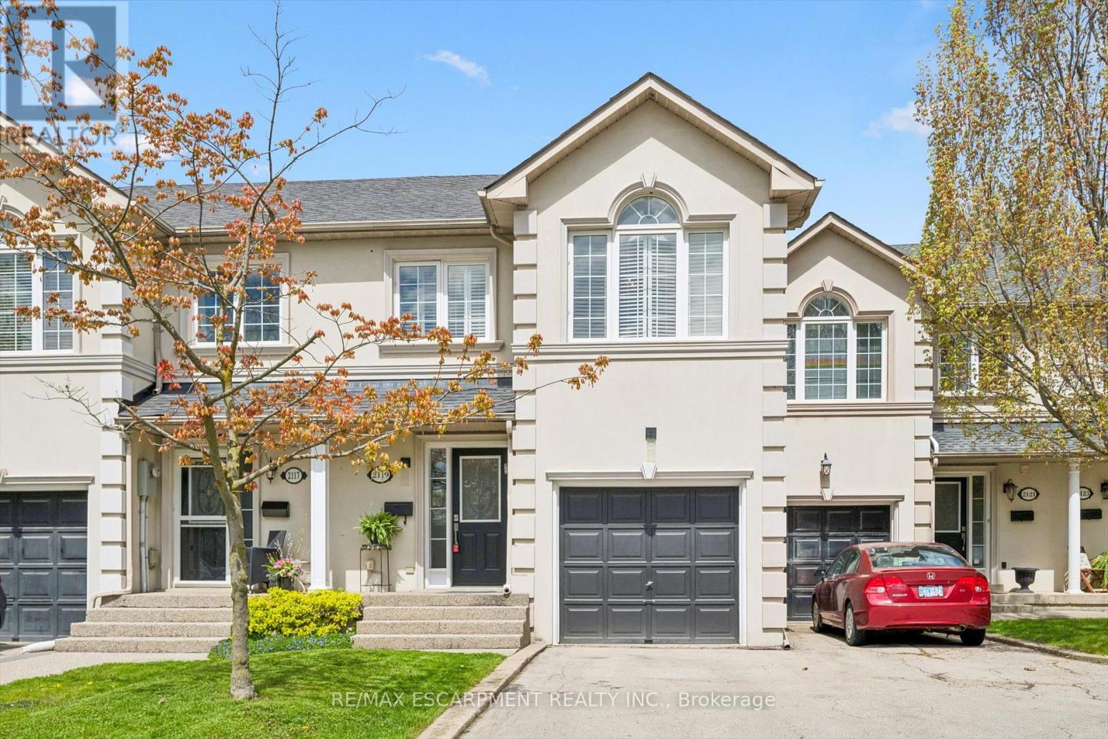 2119 Ghent Avenue, Burlington, Ontario  L7R 1Y4 - Photo 2 - W13115732