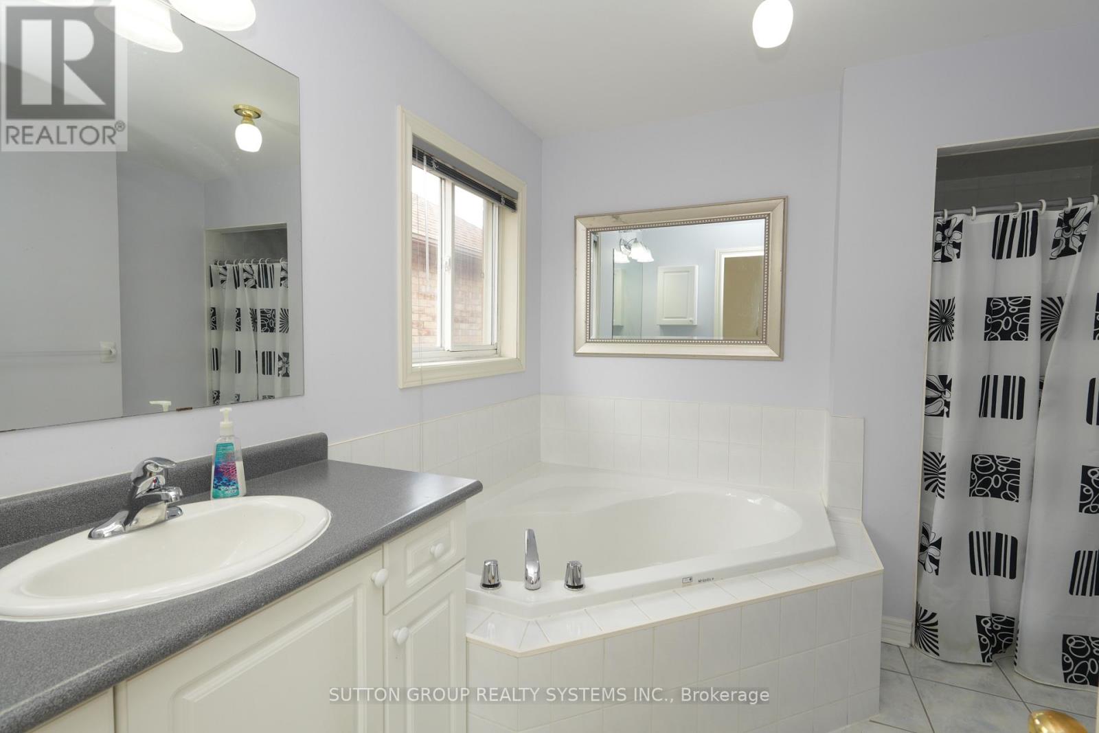 5636 Raleigh Street, Mississauga, Ontario  L5M 7E4 - Photo 22 - W13115822