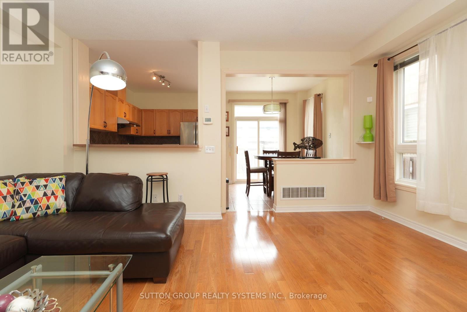 5636 Raleigh Street, Mississauga, Ontario  L5M 7E4 - Photo 4 - W13115822