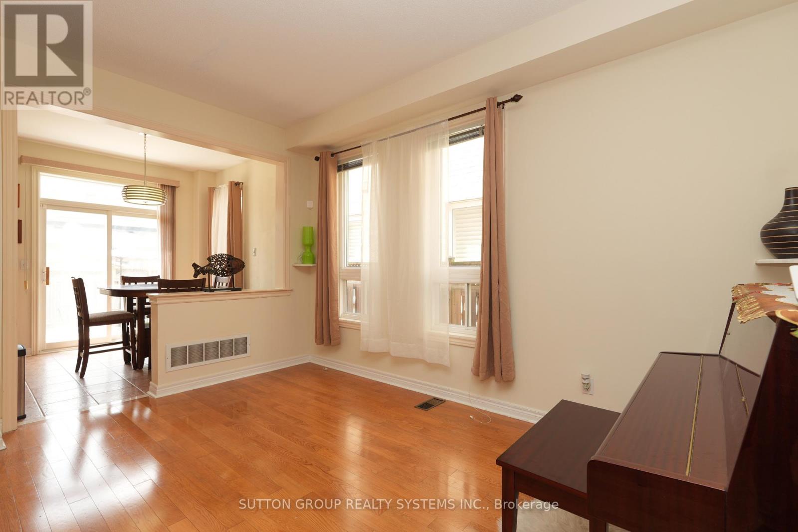 5636 Raleigh Street, Mississauga, Ontario  L5M 7E4 - Photo 8 - W13115822