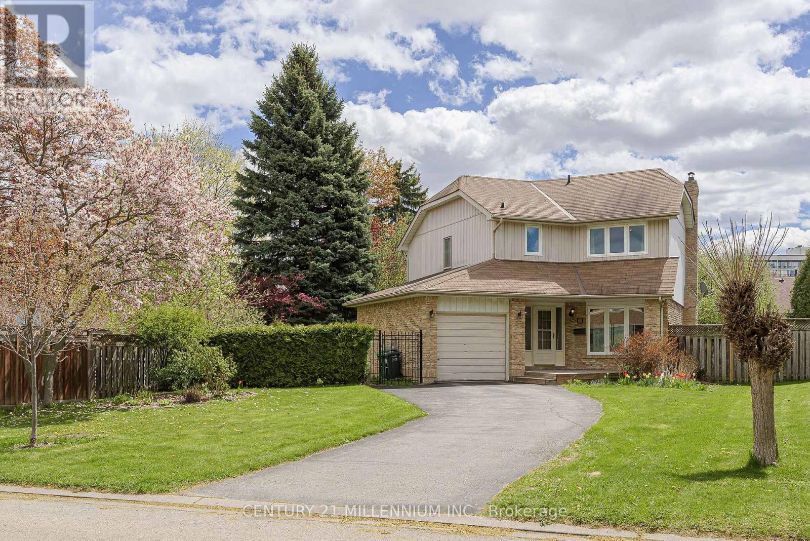 3 LONGBOURNE CRESCENT, Brampton, Ontario
