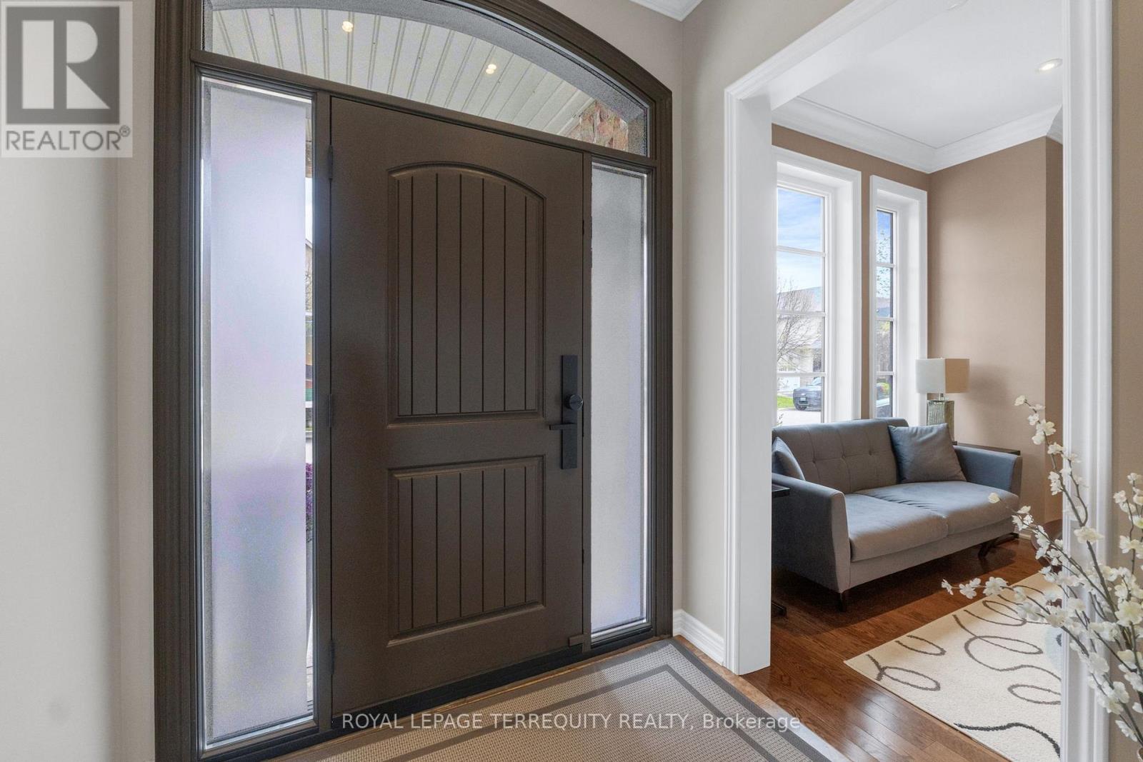2298 Millstone Drive, Oakville, Ontario  L6M 0H1 - Photo 2 - W13115860