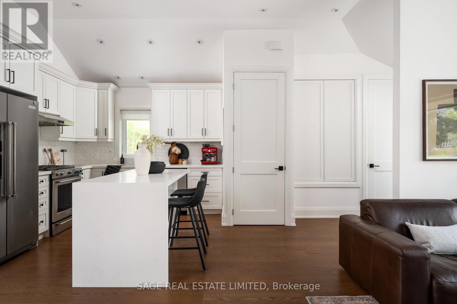 7 Rathgar Avenue, Toronto, Ontario  M9C 2E7 - Photo 5 - W13115938