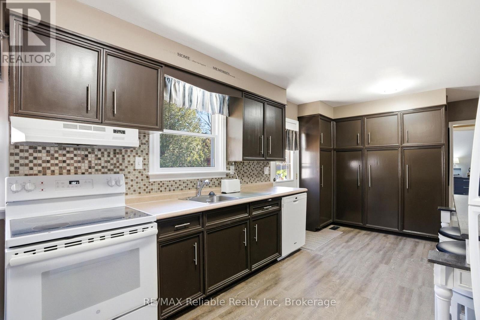 131 Townsend Street, Central Huron, Ontario N0M 1L0 - Photo 11 - X13116138