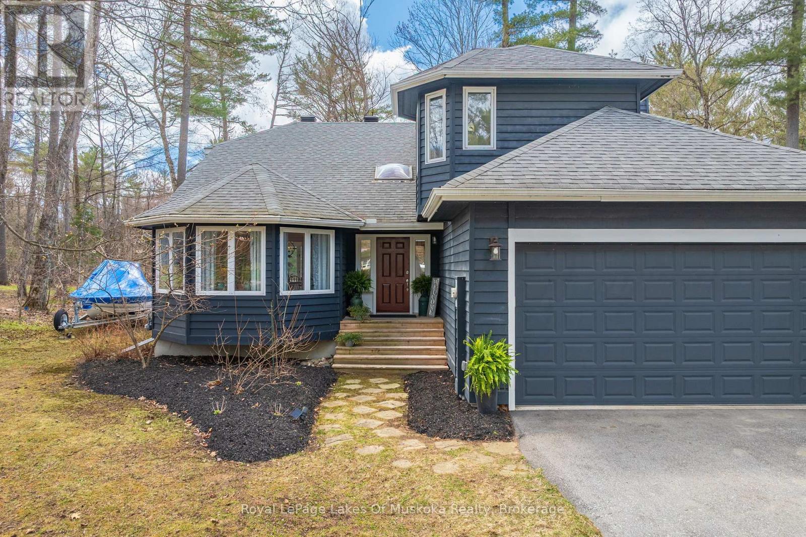 84 CLARKE CRESCENT, Huntsville, Ontario