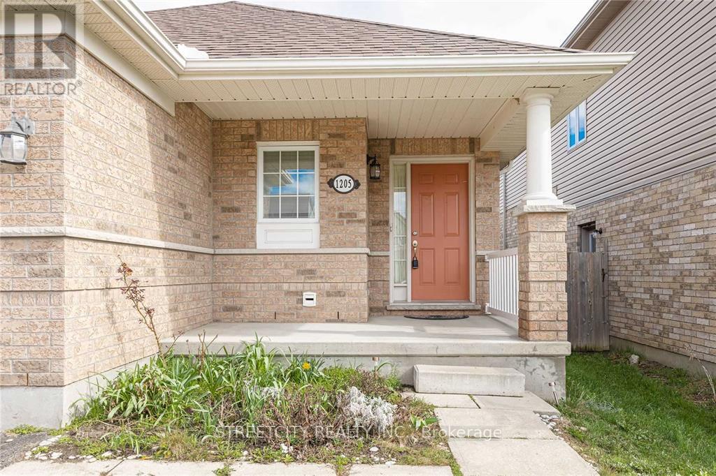 1205 North Wenige Drive, London North, Ontario  N5X 4P7 - Photo 3 - X13112846