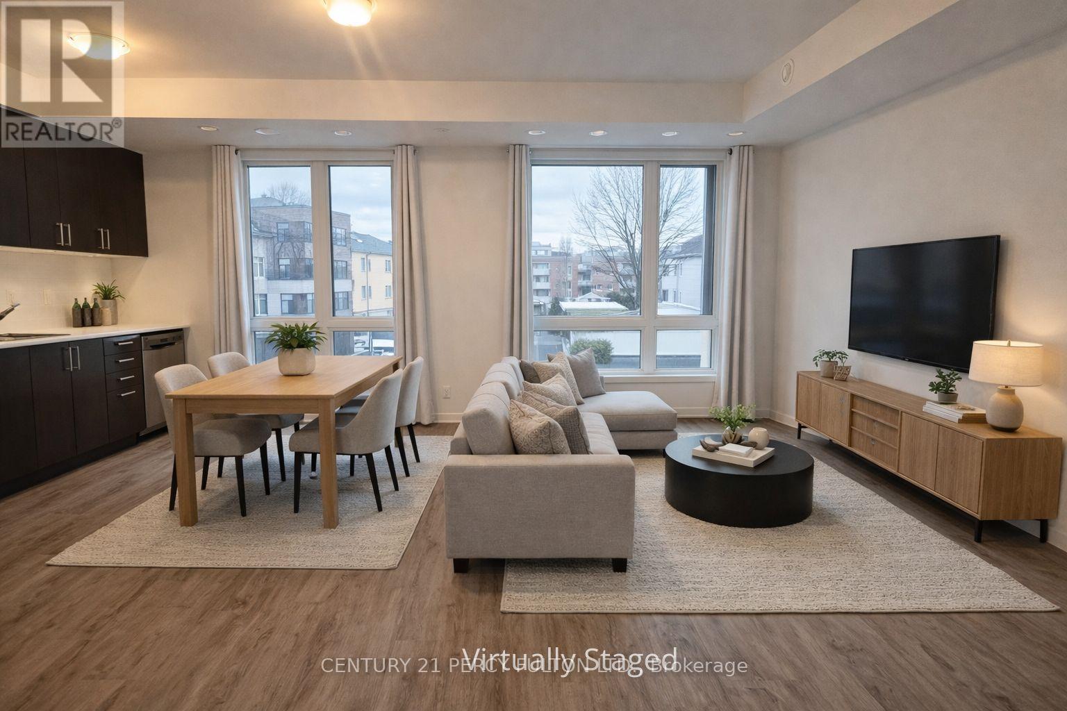 7 - 10 MARQUETTE AVENUE, Toronto, Ontario