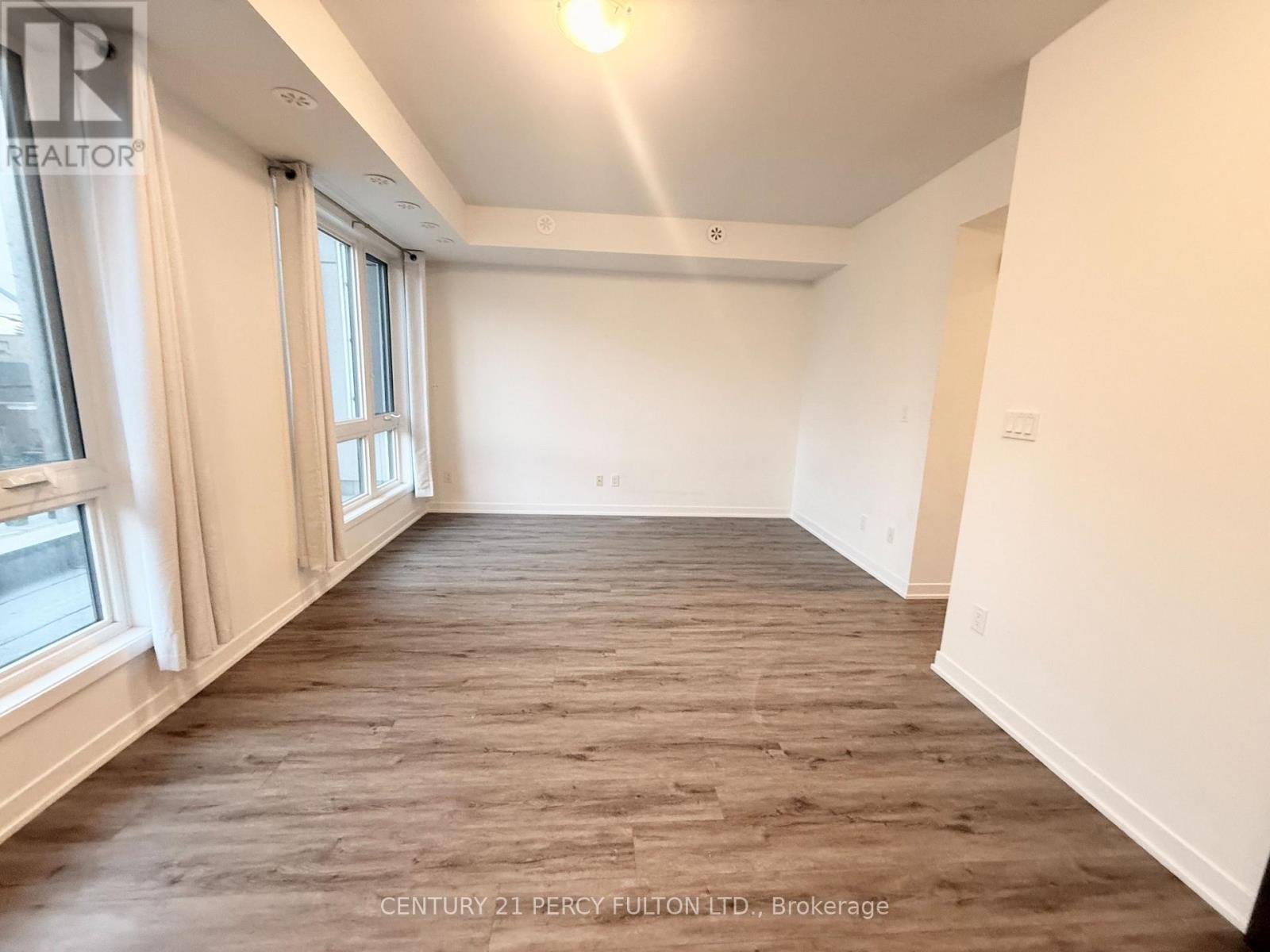 7 - 10 Marquette Avenue, Toronto, Ontario  M6A 0E1 - Photo 4 - C13115974