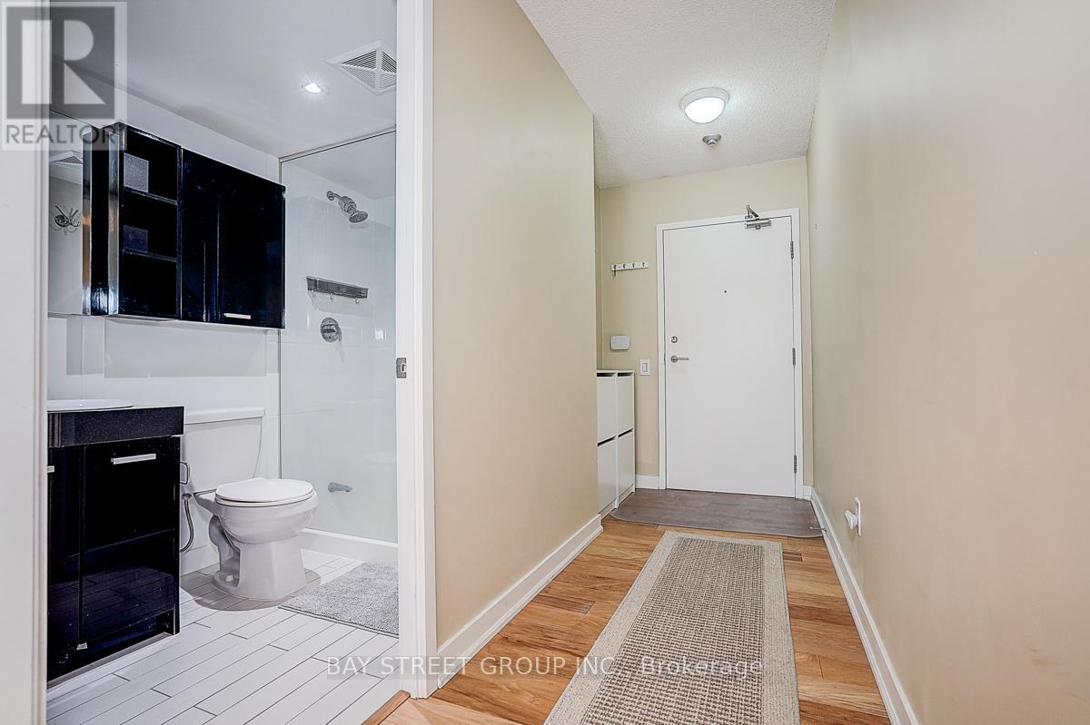 1705 - 29 Singer Court, Toronto, Ontario  M2K 0B4 - Photo 3 - C13116004