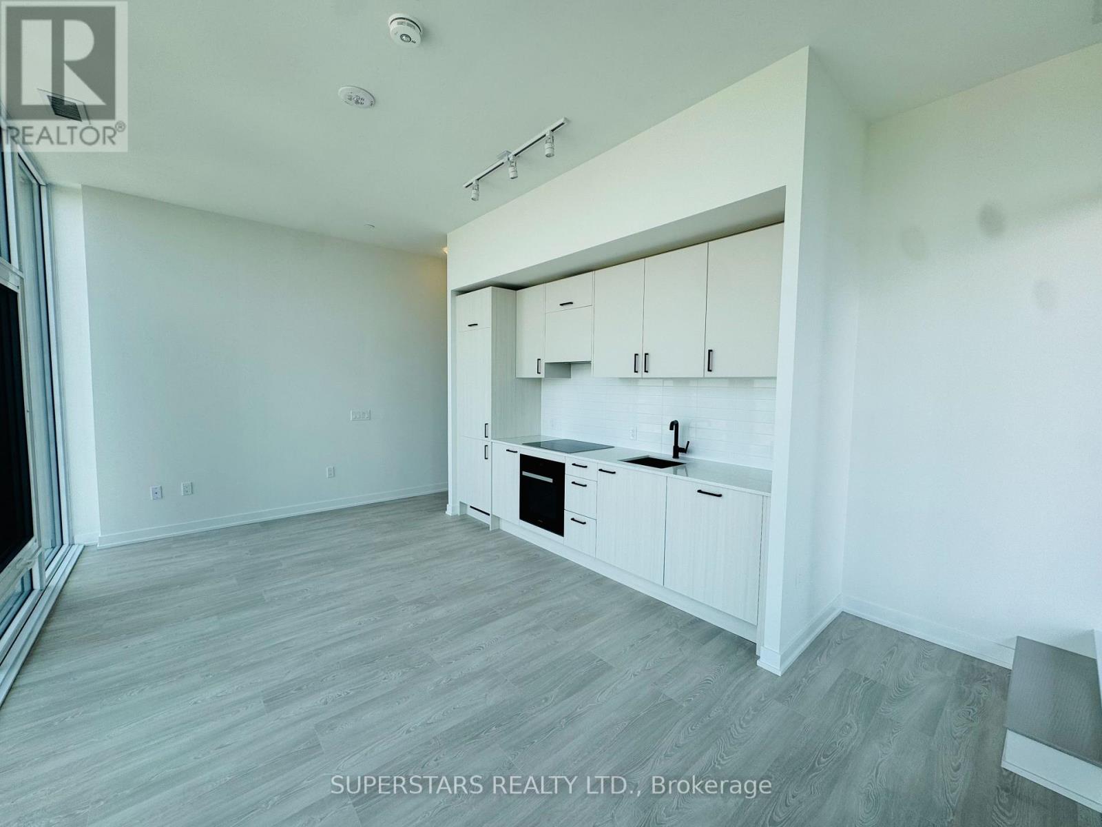 2303 - 5 Quarrington Lane, Toronto, Ontario  M3C 0S5 - Photo 2 - C13116034