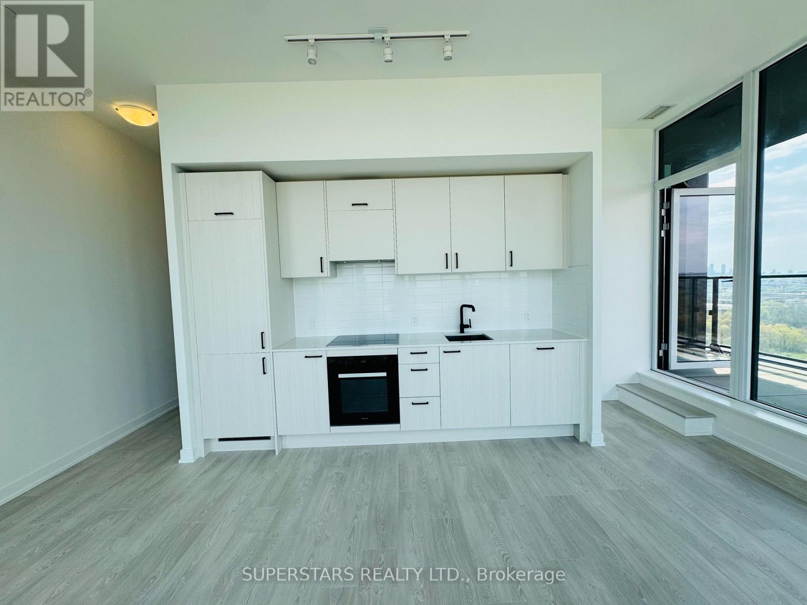 2303 - 5 Quarrington Lane, Toronto, Ontario  M3C 0S5 - Photo 3 - C13116034
