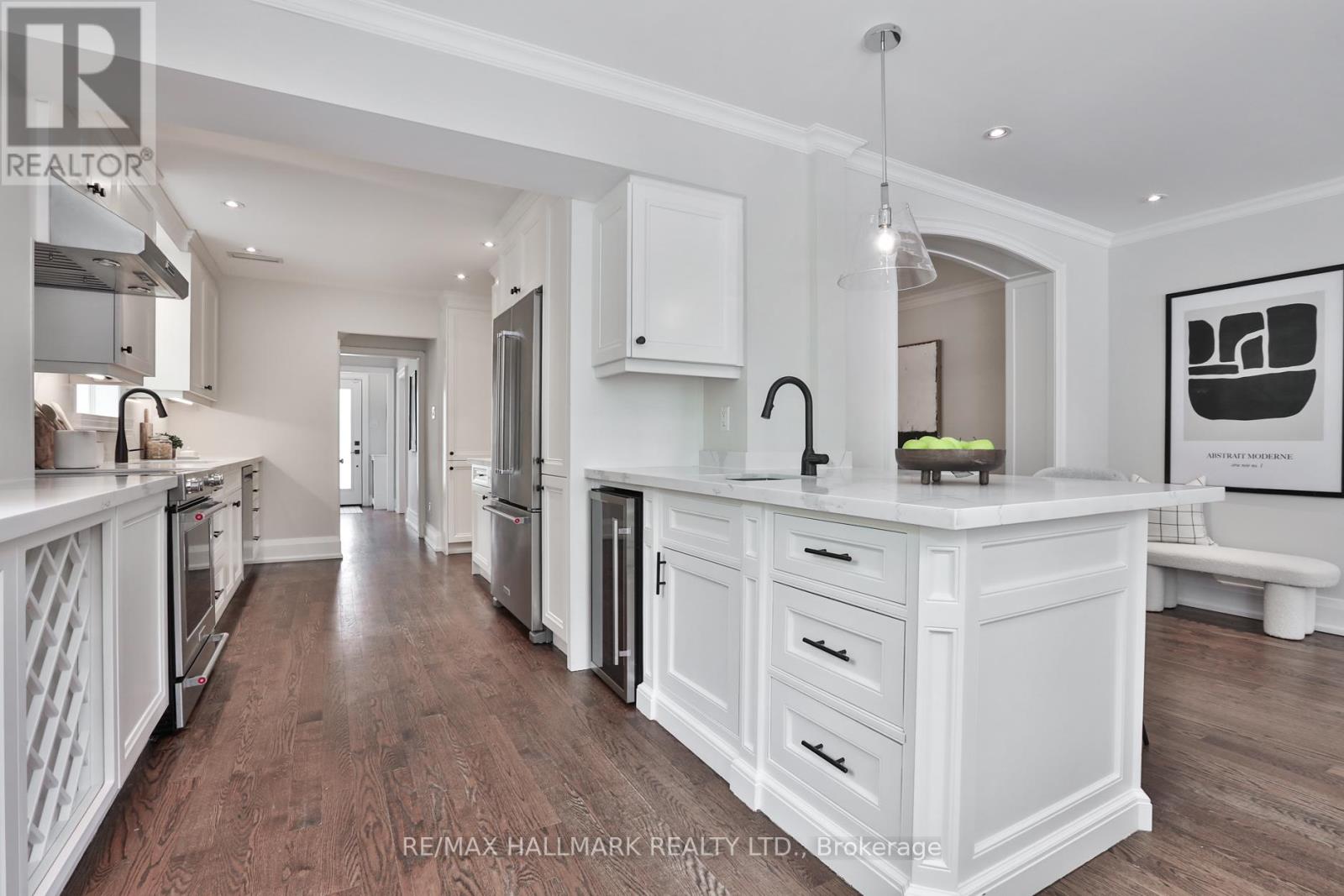 129 Elm Ridge Drive, Toronto, Ontario  M6B 1A6 - Photo 10 - C13116056
