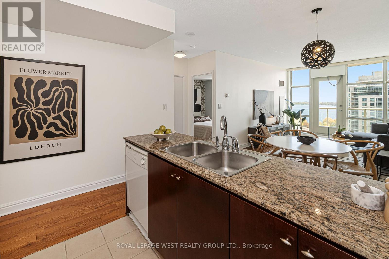 #1510 - 35 Mariner Terrace, Toronto, Ontario  M5V 3V9 - Photo 10 - C13116076
