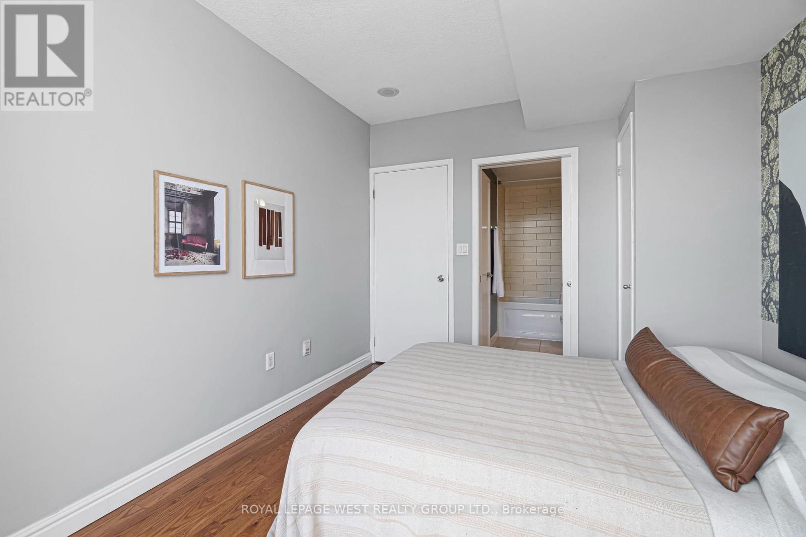 #1510 - 35 Mariner Terrace, Toronto, Ontario  M5V 3V9 - Photo 17 - C13116076
