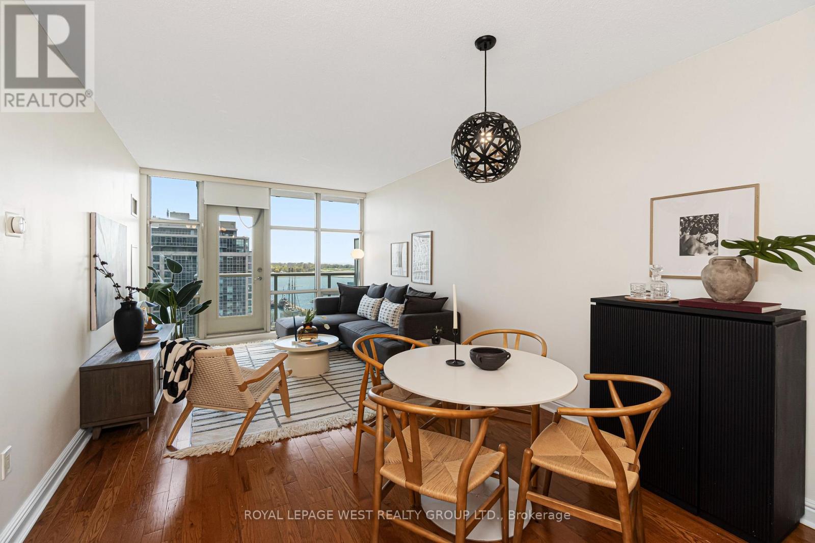 #1510 - 35 Mariner Terrace, Toronto, Ontario  M5V 3V9 - Photo 2 - C13116076