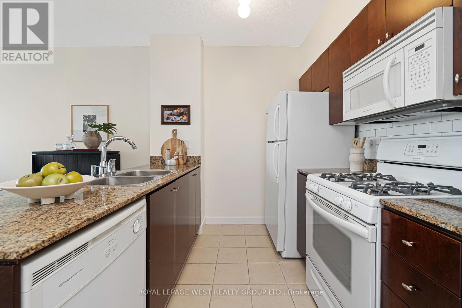 #1510 - 35 Mariner Terrace, Toronto, Ontario  M5V 3V9 - Photo 25 - C13116076