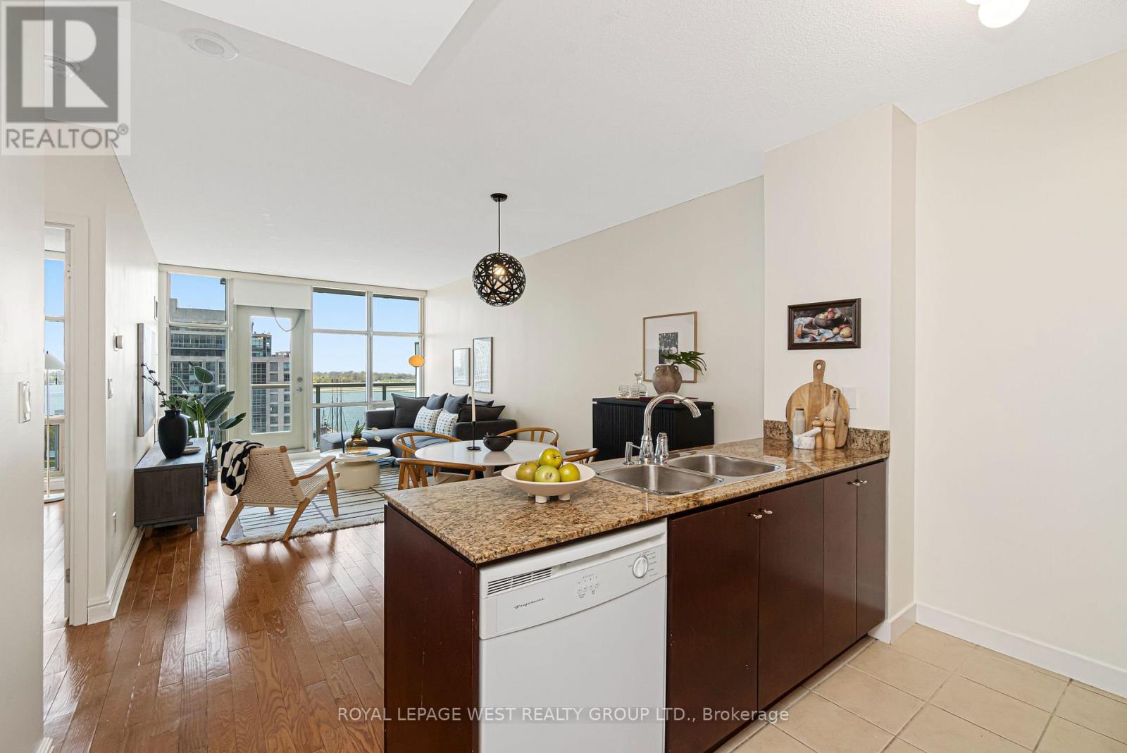 #1510 - 35 Mariner Terrace, Toronto, Ontario  M5V 3V9 - Photo 5 - C13116076