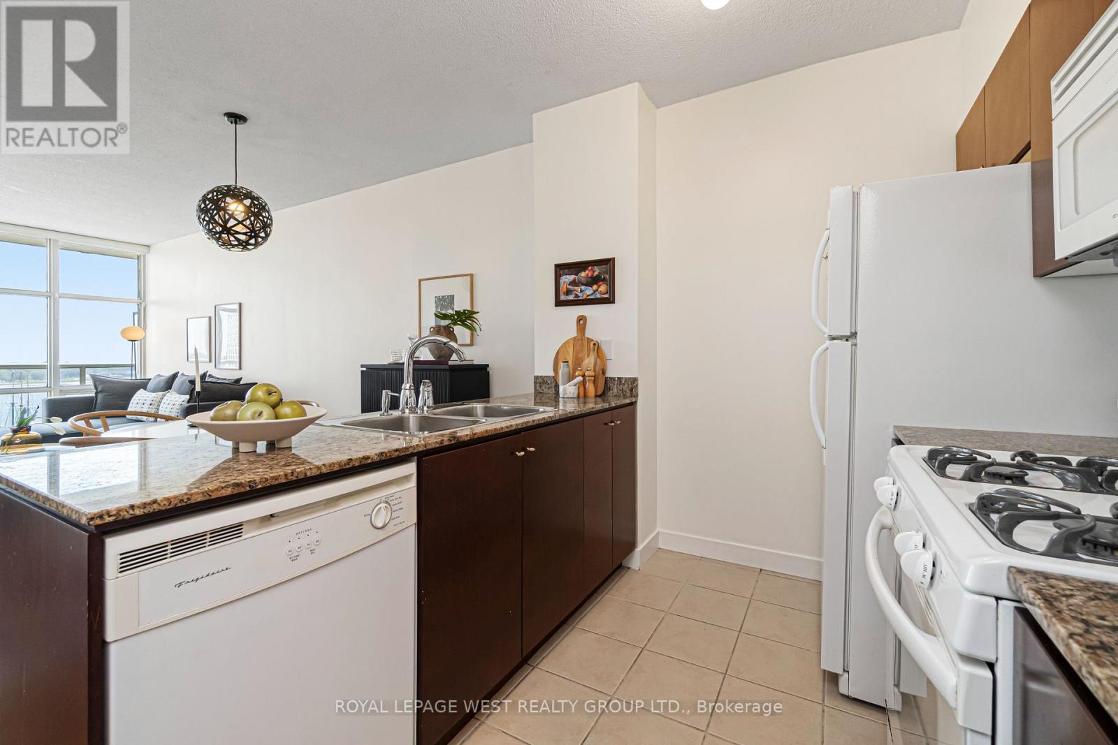 #1510 - 35 Mariner Terrace, Toronto, Ontario  M5V 3V9 - Photo 9 - C13116076