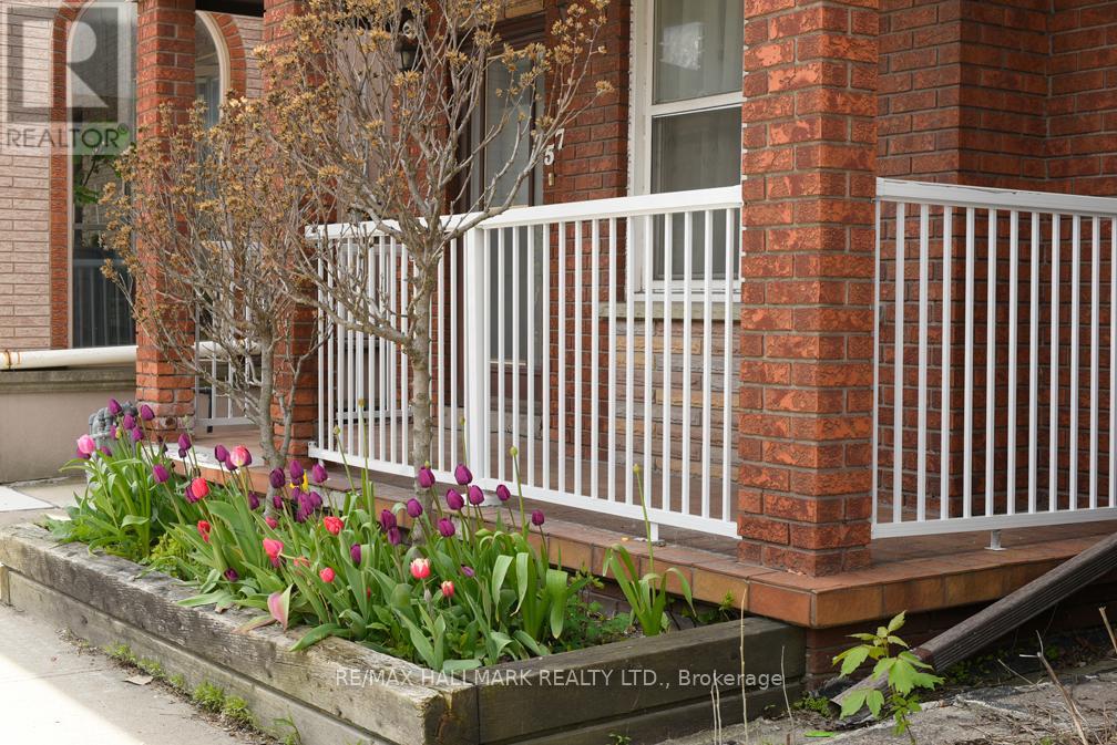 2 Upper - 576 Ossington Avenue S, Toronto, Ontario  M6G 3T5 - Photo 2 - C13116136