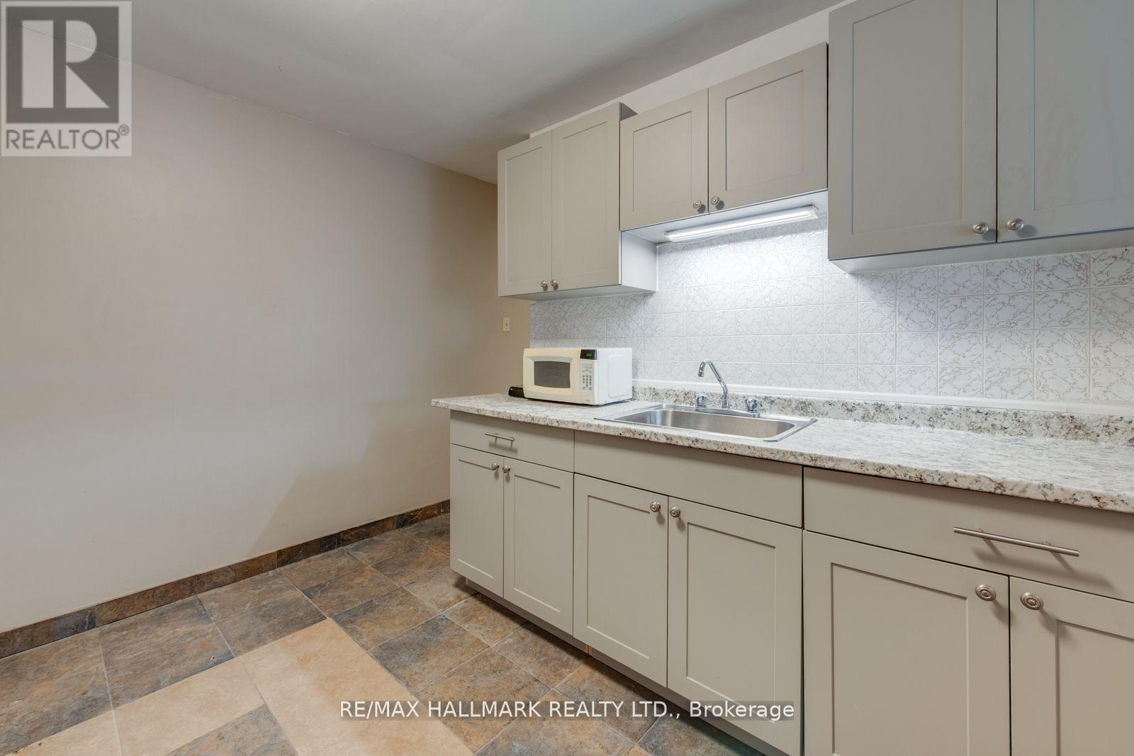2 Upper - 576 Ossington Avenue S, Toronto, Ontario  M6G 3T5 - Photo 7 - C13116136