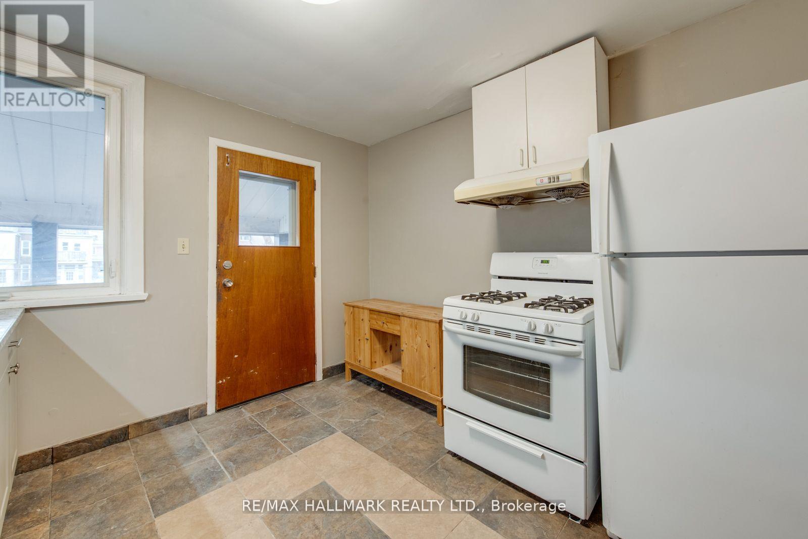 2 Upper - 576 Ossington Avenue S, Toronto, Ontario  M6G 3T5 - Photo 8 - C13116136