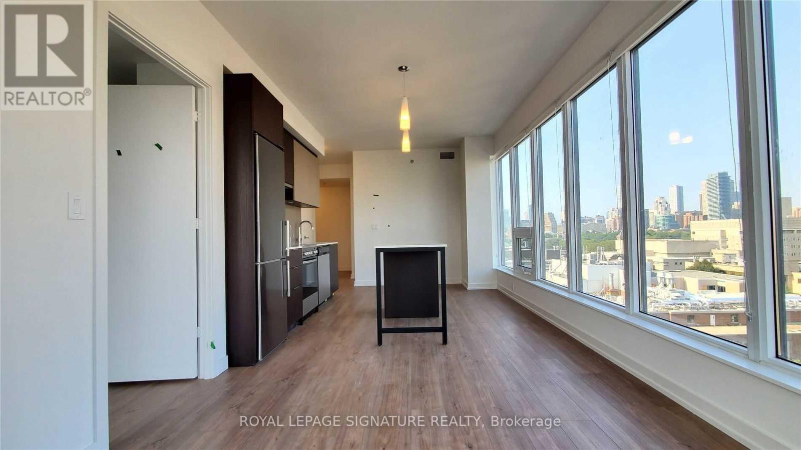 1108 - 203 College Street, Toronto, Ontario  M5T 1P9 - Photo 2 - C13116226