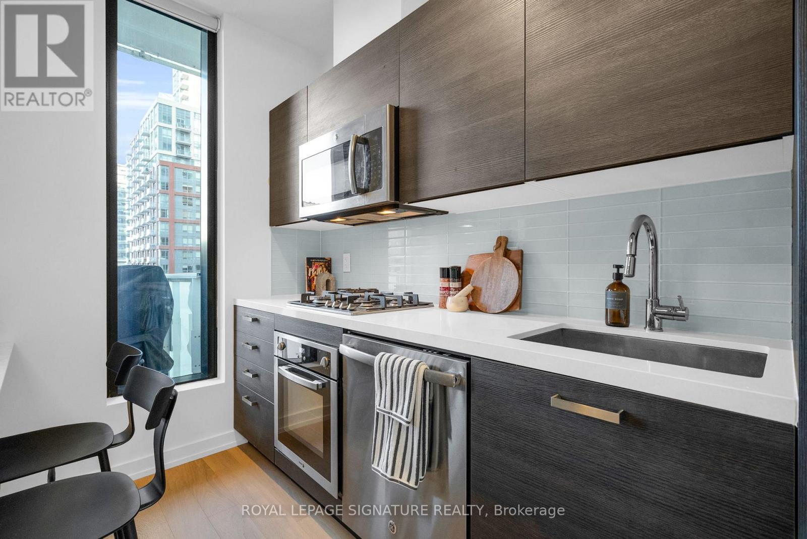606 - 11 Charlotte Street, Toronto (Waterfront Communities), Ontario  M5V 0M6 - Photo 4 - C13116252