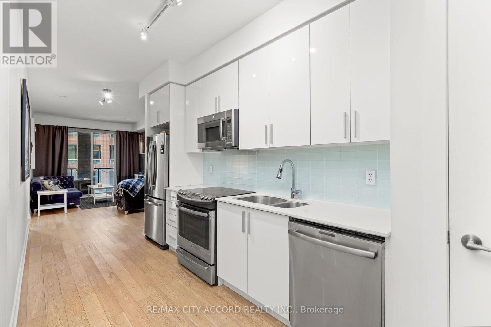 311 - 20 Bruyeres Mews, Toronto, Ontario  M5V 0G8 - Photo 12 - C13116298