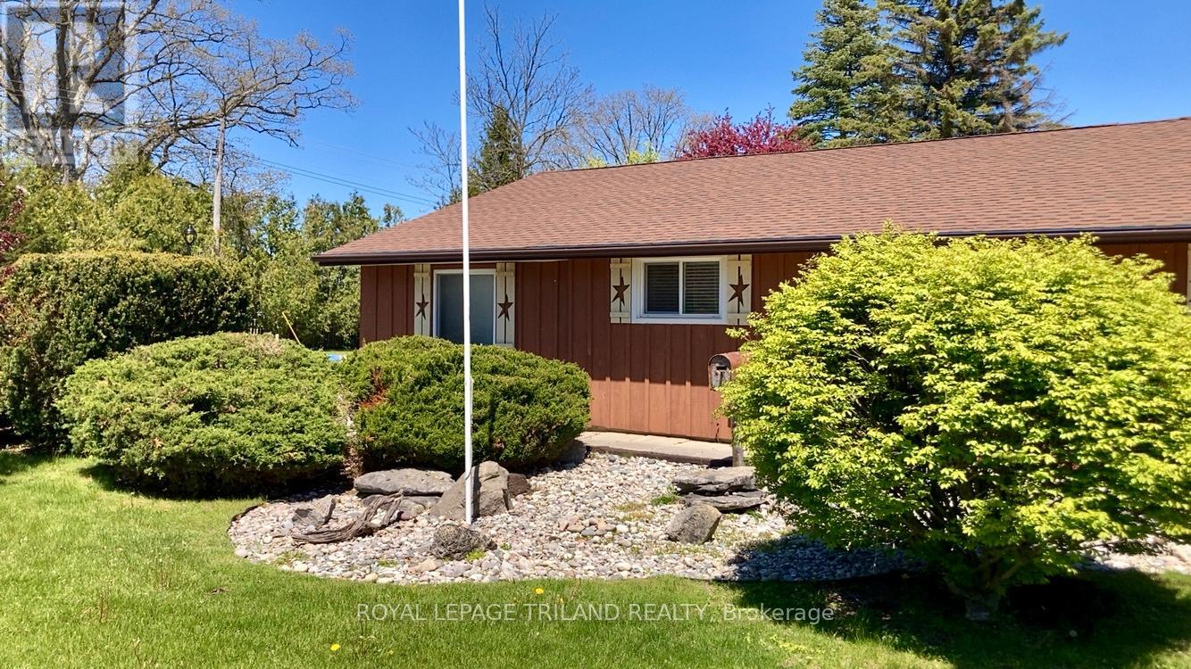 10000 Erie Street, Lambton Shores, Ontario  N0M 2L0 - Photo 2 - X13103004