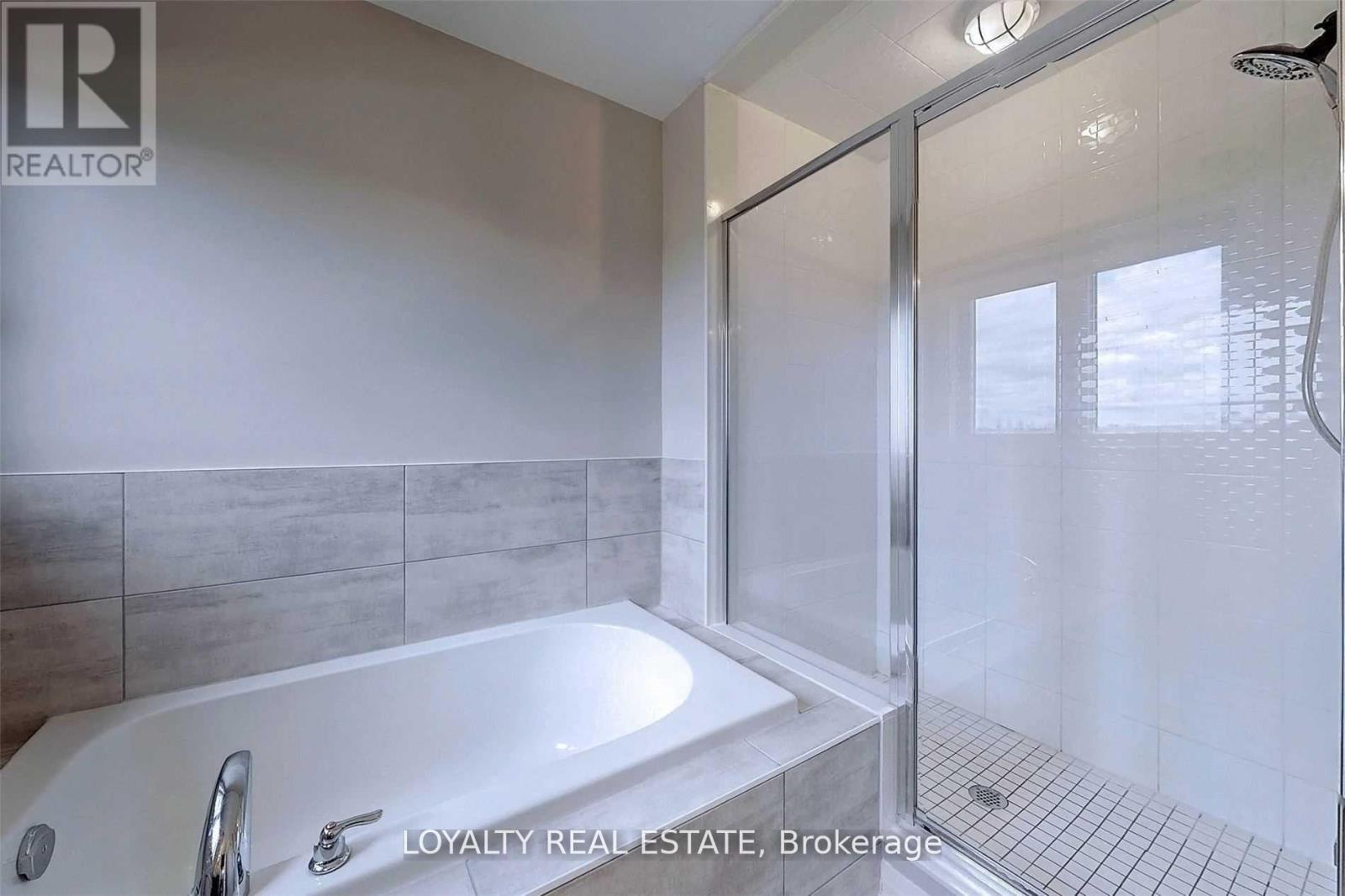 127 Yacht Drive, Clarington, Ontario  L1C 4A7 - Photo 24 - E13116262
