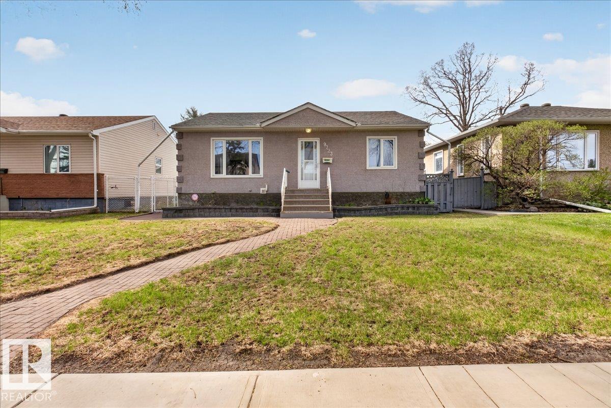9723 65 Av Nw, Edmonton, Alberta  T6E 0M4 - Photo 2 - E4487125