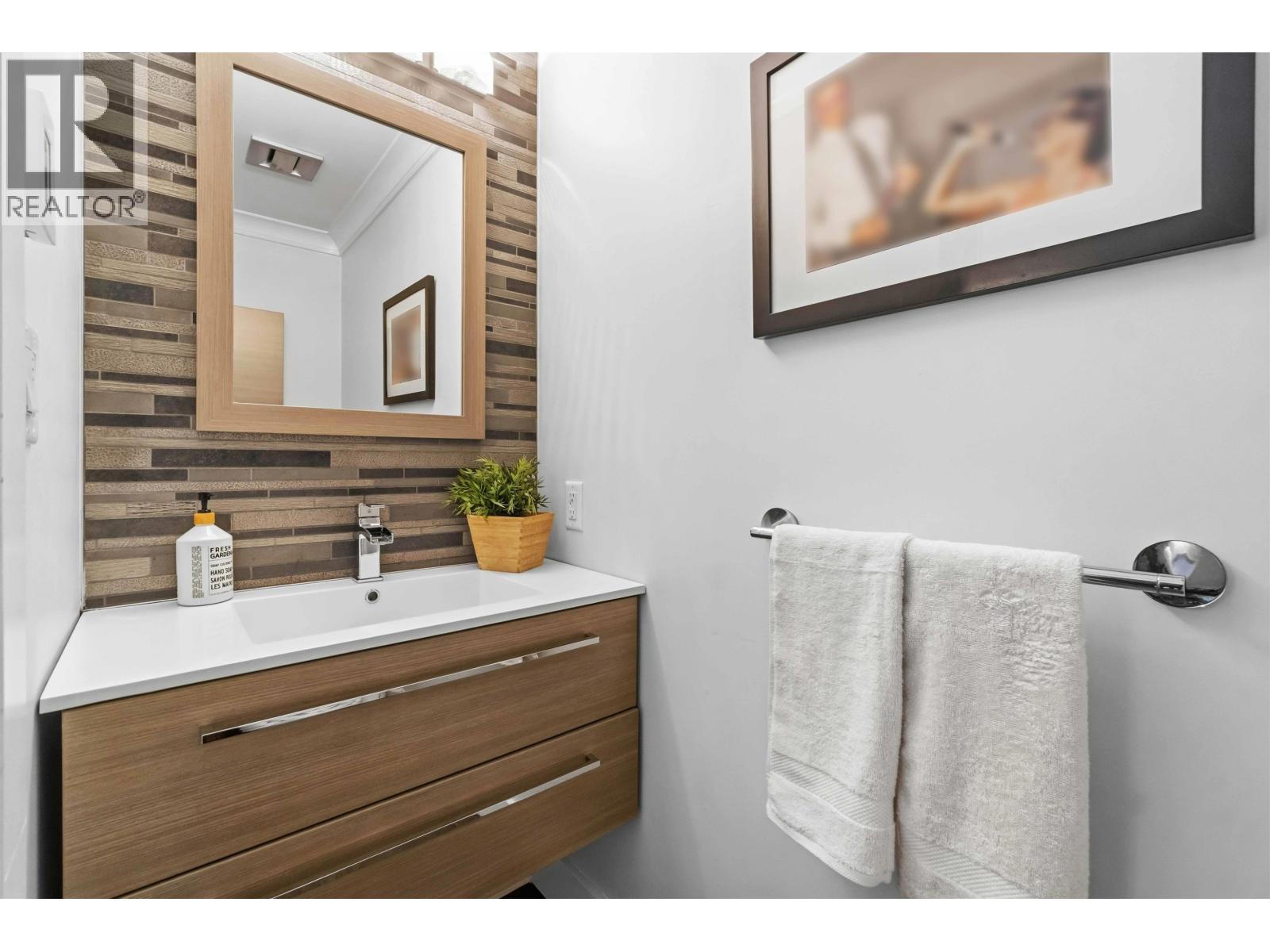 1610 Ross Road, North Vancouver, British Columbia  V7J 1V4 - Photo 16 - R3121803