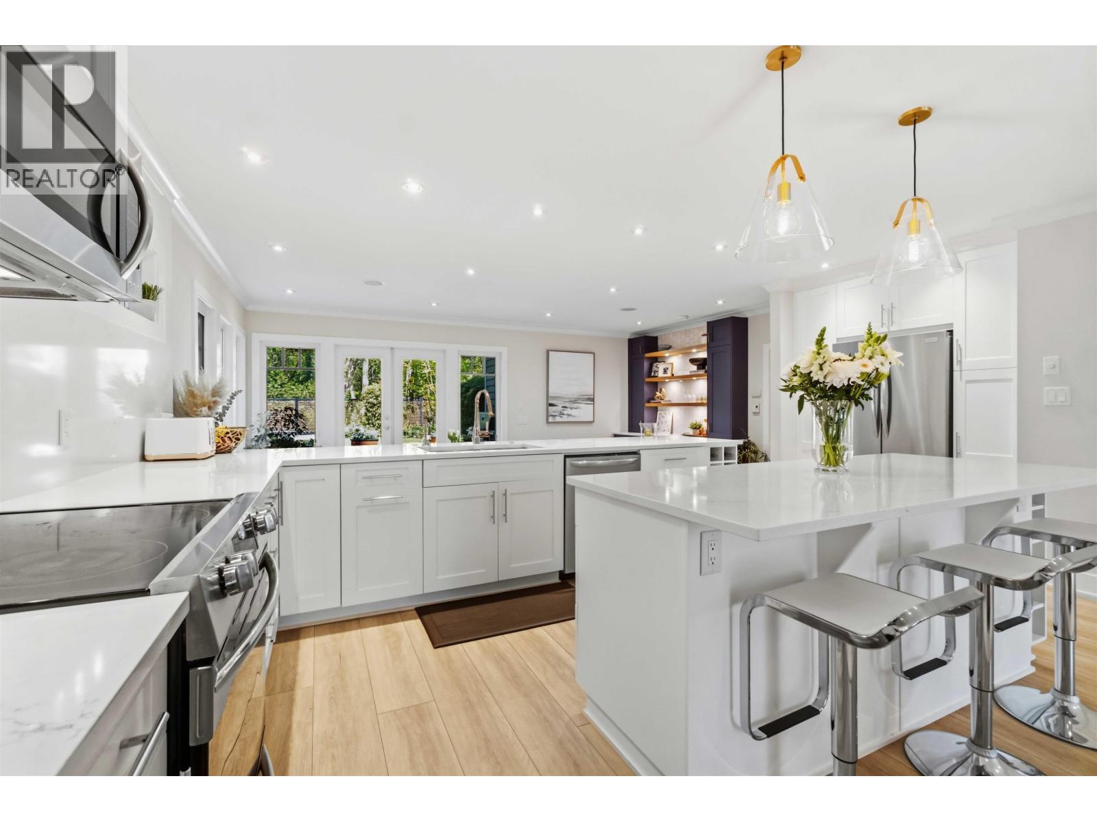 1610 Ross Road, North Vancouver, British Columbia  V7J 1V4 - Photo 10 - R3121803