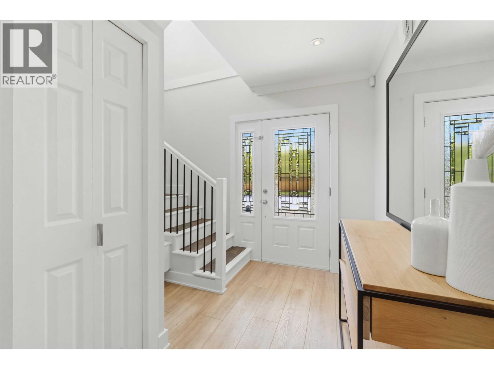 1610 Ross Road, North Vancouver, British Columbia  V7J 1V4 - Photo 15 - R3121803