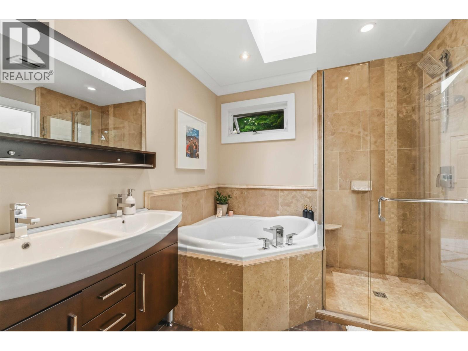 1610 Ross Road, North Vancouver, British Columbia  V7J 1V4 - Photo 20 - R3121803