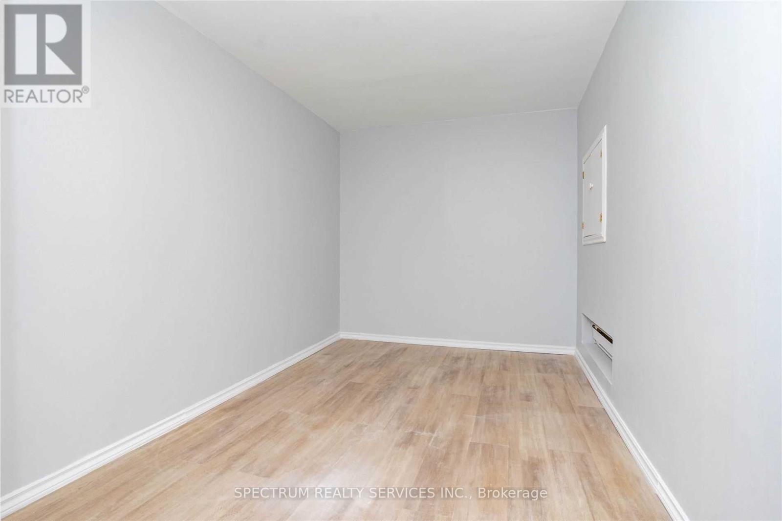 68 - 197 Milestone Drive, Aurora, Ontario L4G 3M2 - Photo 3 - N13116084