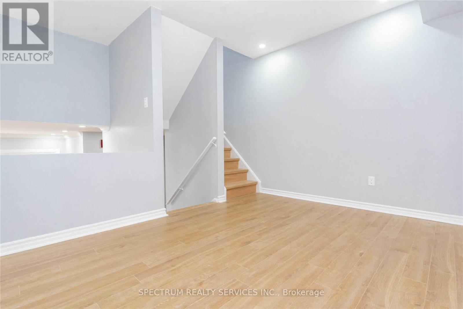 68 - 197 Milestone Drive, Aurora, Ontario L4G 3M2 - Photo 4 - N13116084