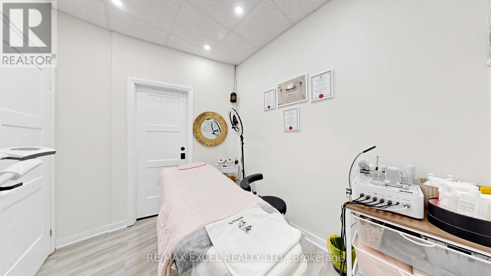 225 Main Street S, Newmarket, Ontario  L3Y 3Y9 - Photo 36 - N13116266