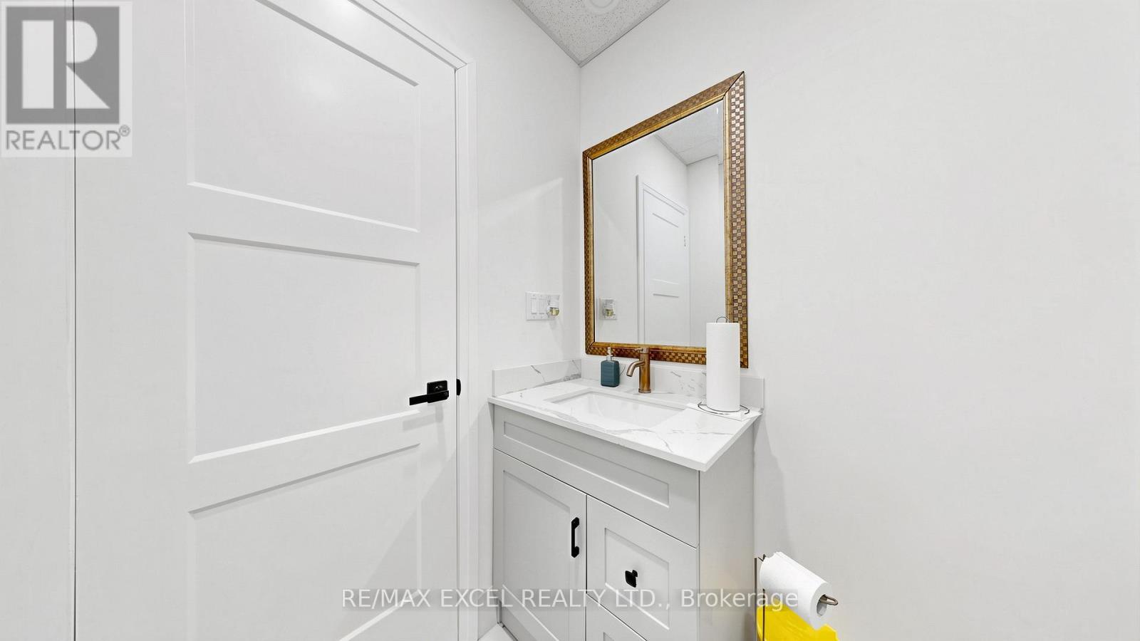225 Main Street S, Newmarket, Ontario  L3Y 3Y9 - Photo 40 - N13116266