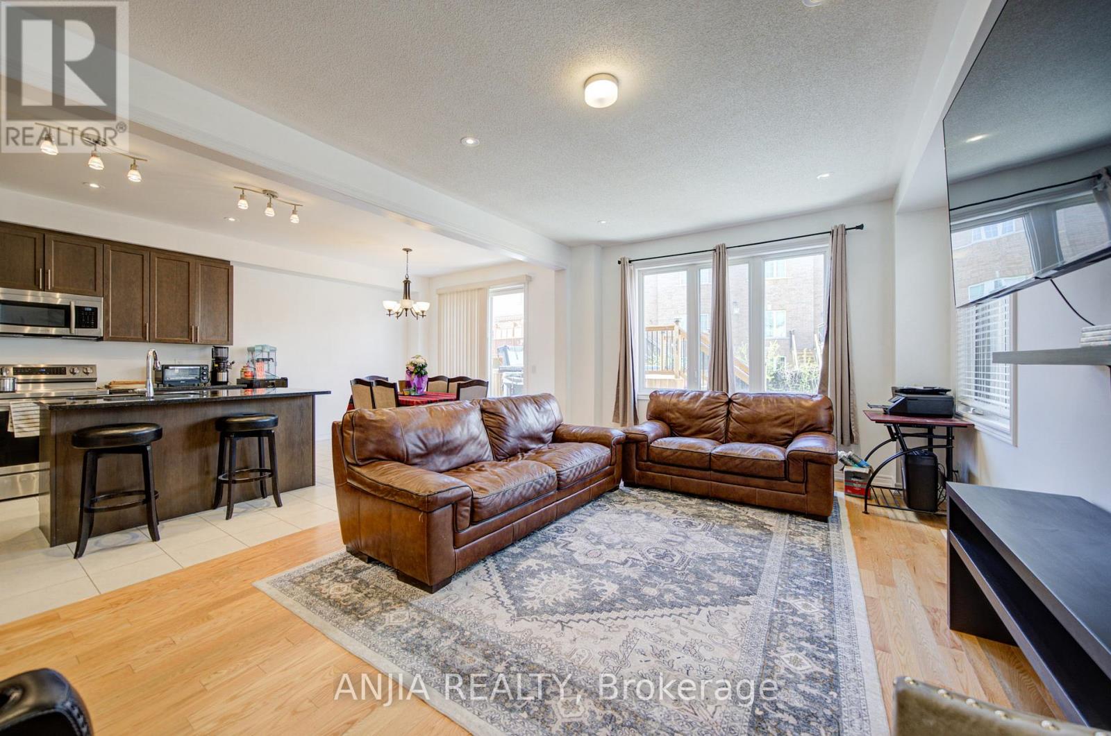 377 Busato Drive, Whitchurch-Stouffville, Ontario  L4A 4V1 - Photo 12 - N13116358