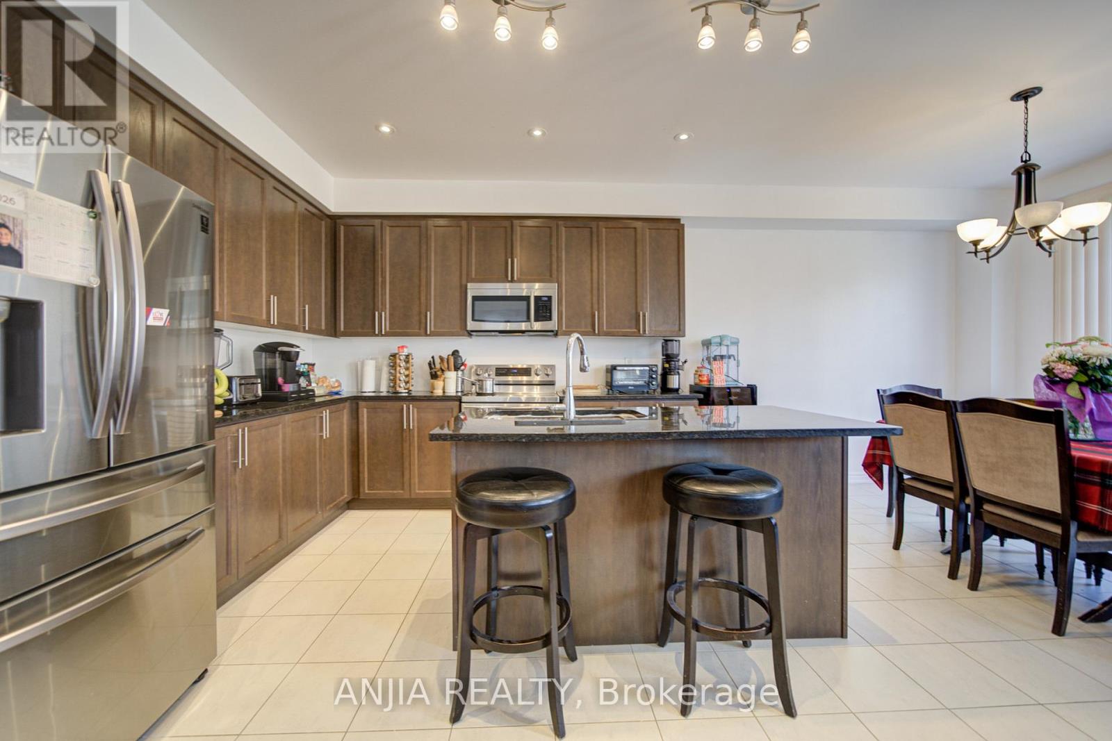 377 Busato Drive, Whitchurch-Stouffville, Ontario  L4A 4V1 - Photo 17 - N13116358